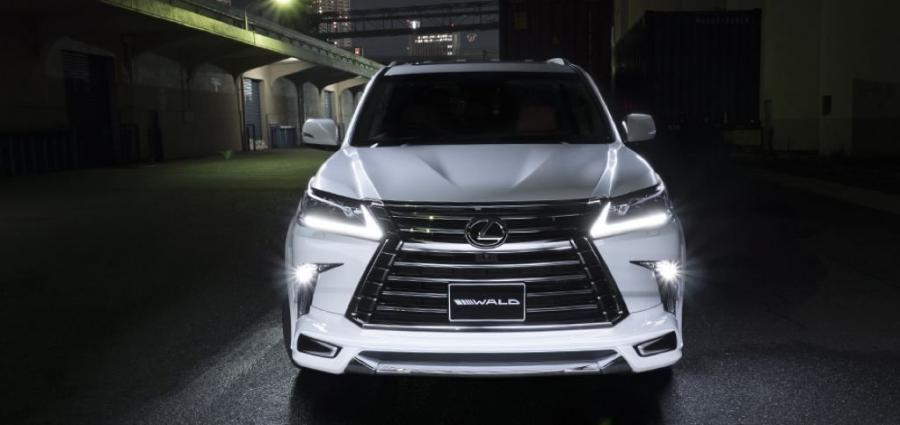  Lexus LX570 by Wald 2016 года  (фото 10 из 17)